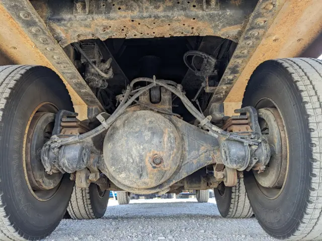 いすゞ ギガ QKG-CYZ77BM(6x4)の写真21