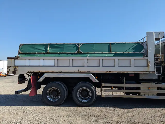 いすゞ ギガ QKG-CYZ77BM(6x4)の写真27