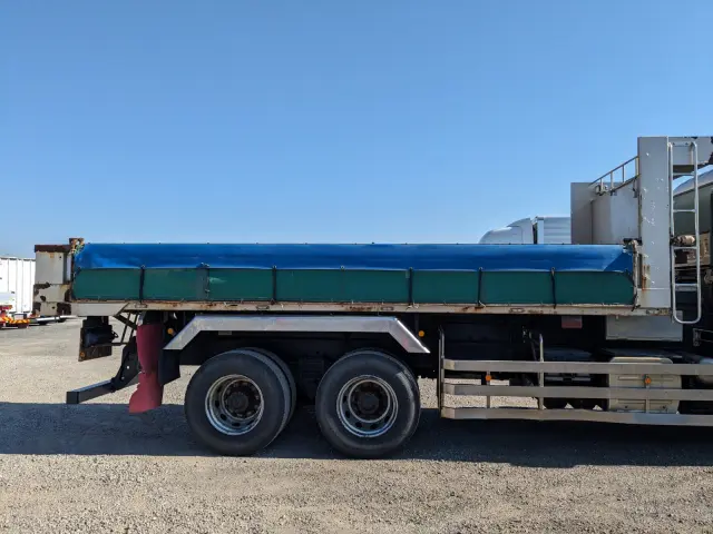 いすゞ ギガ QKG-CYZ77BM(6x4)の写真28