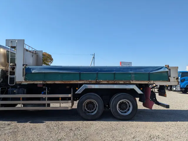 いすゞ ギガ QKG-CYZ77BM(6x4)の写真32