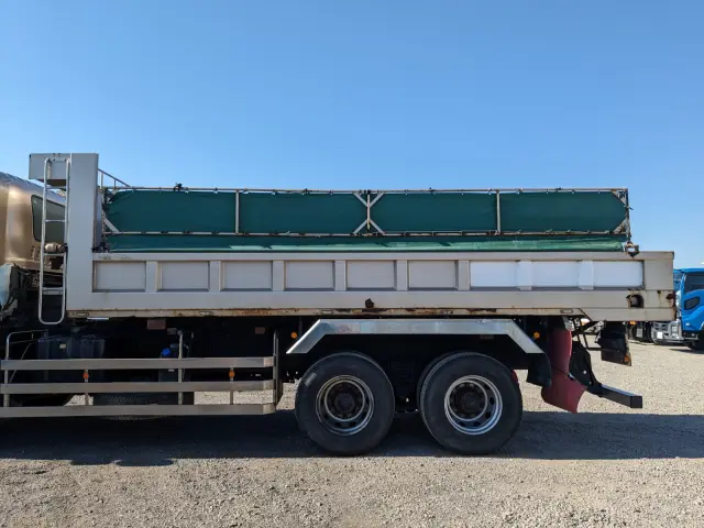 いすゞ ギガ QKG-CYZ77BM(6x4)の写真34