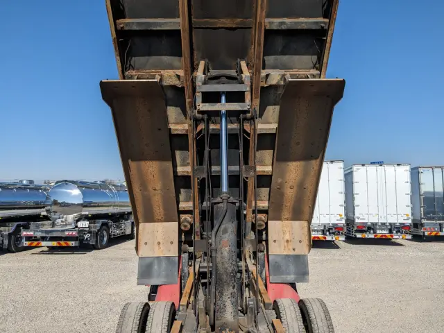 いすゞ ギガ QKG-CYZ77BM(6x4)の写真35