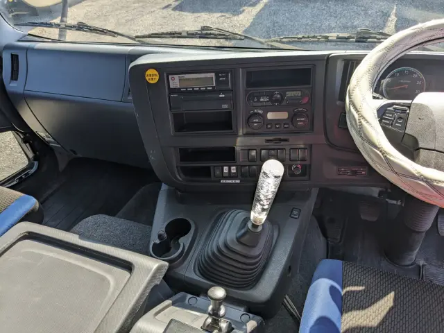 いすゞ ギガ QKG-CYZ77BM(6x4)の写真41