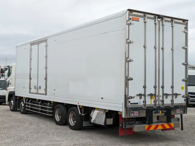 日野 プロフィア 2DG-FW1AHC(8x4)の写真8