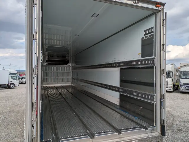 日野 プロフィア 2DG-FW1AHC(8x4)の写真18