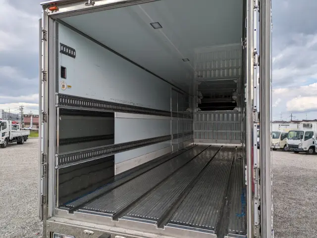 日野 プロフィア 2DG-FW1AHC(8x4)の写真19