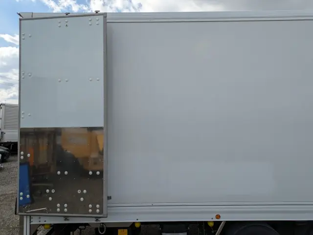 日野 プロフィア 2DG-FW1AHC(8x4)の写真31