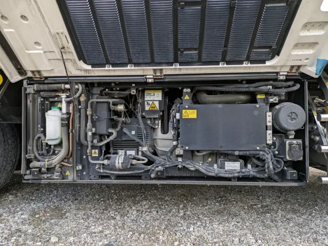 日野 プロフィア 2DG-FW1AHC(8x4)の写真38