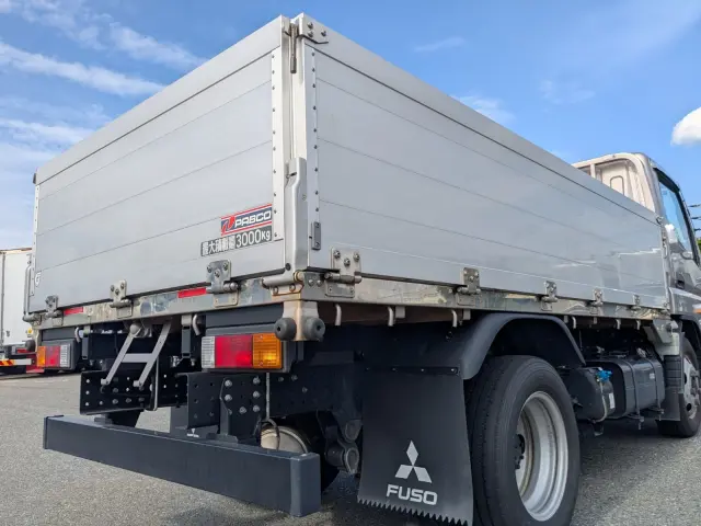 三菱 キャンター 2RG-FBAV0(2WD)の写真8