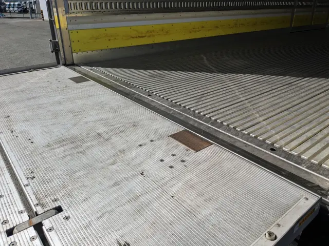 日野 レンジャー 2KG-FC2ABG(2WD)の写真33