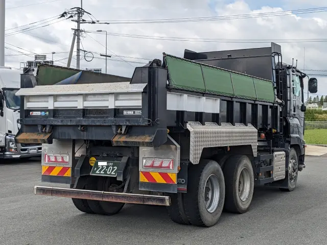 いすゞ ギガ 2PG-CXZ77CT(6x4)の写真5