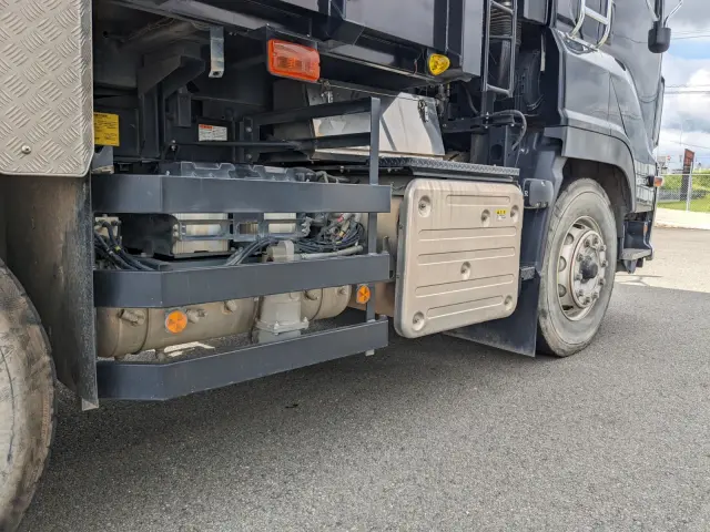 いすゞ ギガ 2PG-CXZ77CT(6x4)の写真14