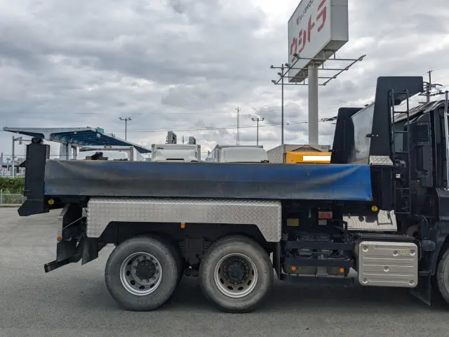 いすゞ ギガ 2PG-CXZ77CT(6x4)の写真18