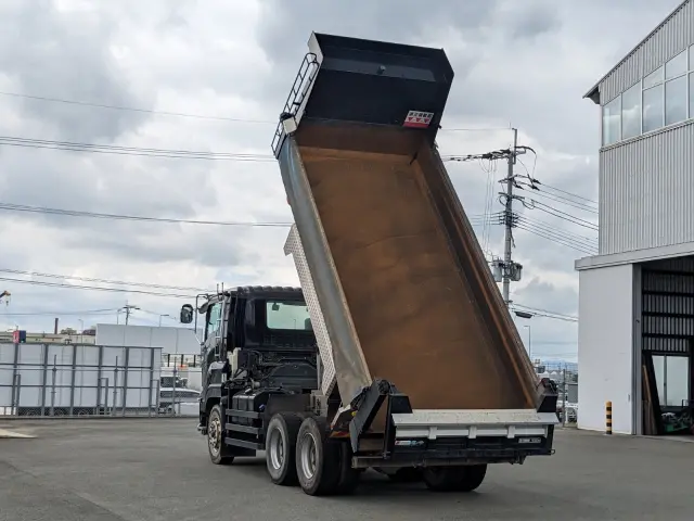 いすゞ ギガ 2PG-CXZ77CT(6x4)の写真21