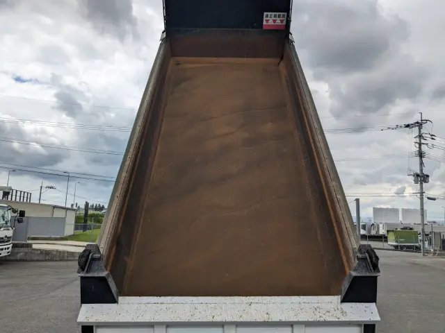 いすゞ ギガ 2PG-CXZ77CT(6x4)の写真22