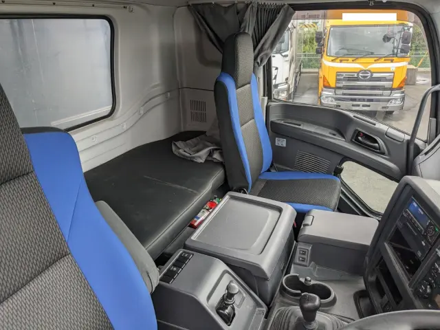 いすゞ ギガ 2PG-CXZ77CT(6x4)の写真35