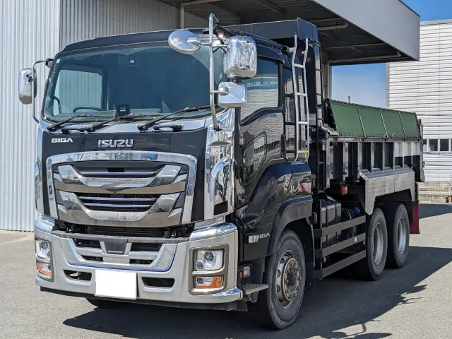 いすゞ ギガ 2PG-CXZ77CT(6x4)の写真1