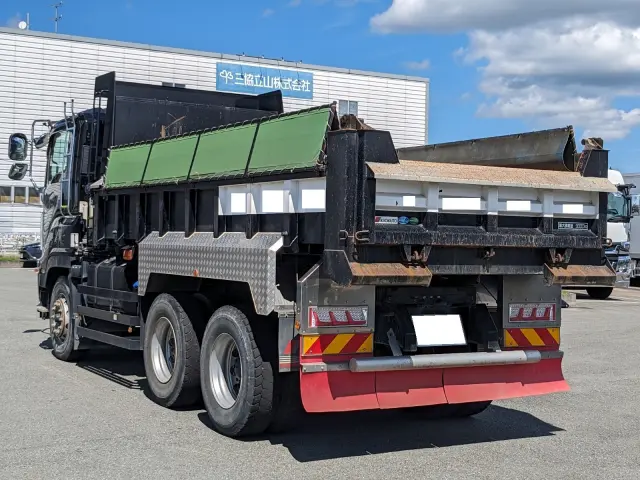 いすゞ ギガ 2PG-CXZ77CT(6x4)の写真4