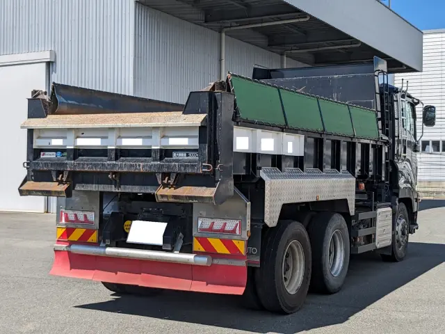 いすゞ ギガ 2PG-CXZ77CT(6x4)の写真5