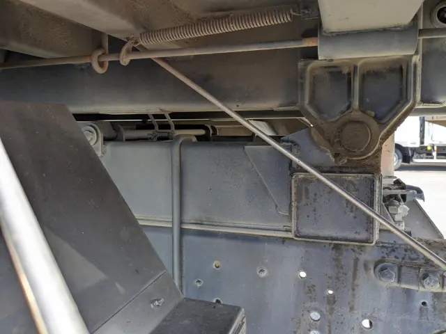 いすゞ ギガ 2PG-CXZ77CT(6x4)の写真9