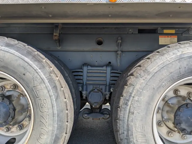 いすゞ ギガ 2PG-CXZ77CT(6x4)の写真10