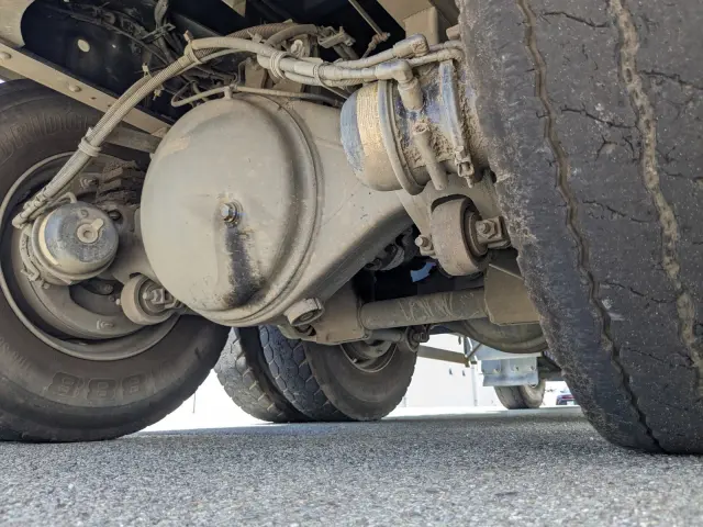 いすゞ ギガ 2PG-CXZ77CT(6x4)の写真15