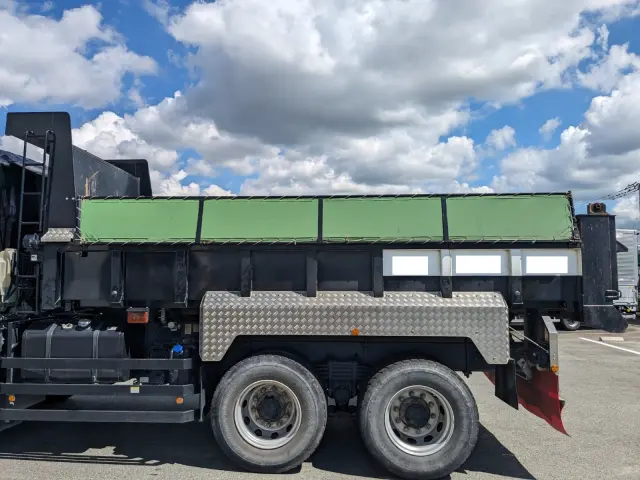 いすゞ ギガ 2PG-CXZ77CT(6x4)の写真17