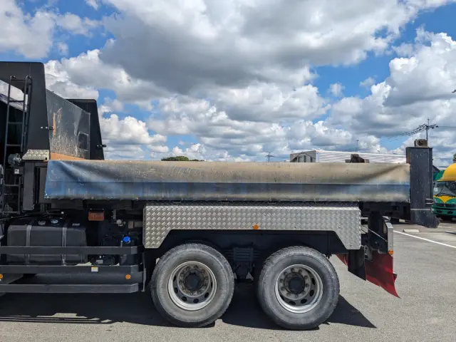 いすゞ ギガ 2PG-CXZ77CT(6x4)の写真19