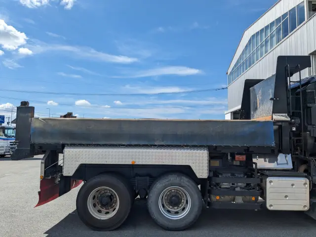 いすゞ ギガ 2PG-CXZ77CT(6x4)の写真20