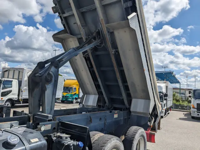 いすゞ ギガ 2PG-CXZ77CT(6x4)の写真23