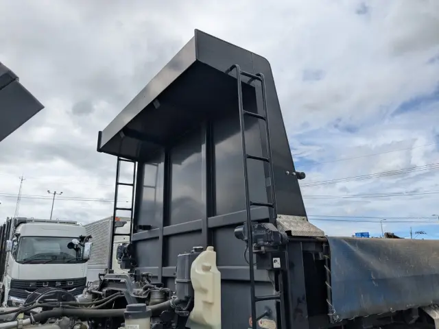 いすゞ ギガ 2PG-CXZ77CT(6x4)の写真43