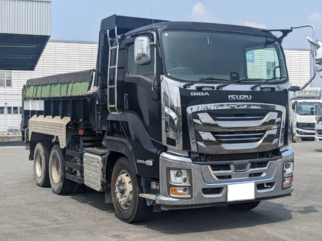 いすゞ ギガ 2PG-CXZ77CT(6x4)の写真3