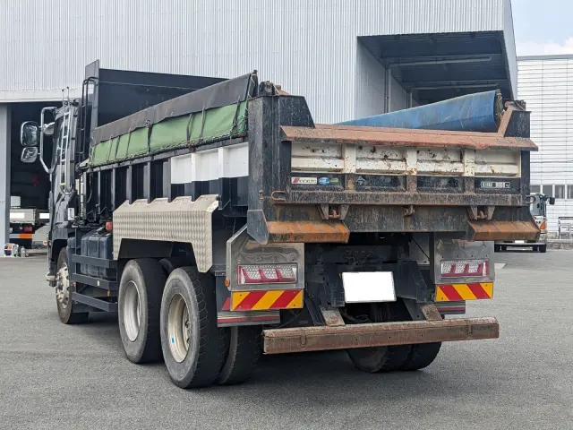 いすゞ ギガ 2PG-CXZ77CT(6x4)の写真4