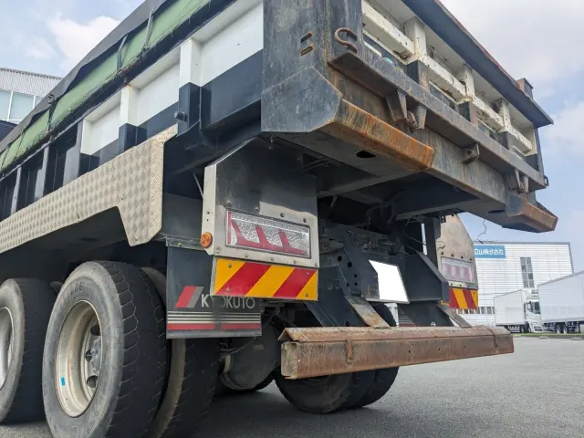 いすゞ ギガ 2PG-CXZ77CT(6x4)の写真6