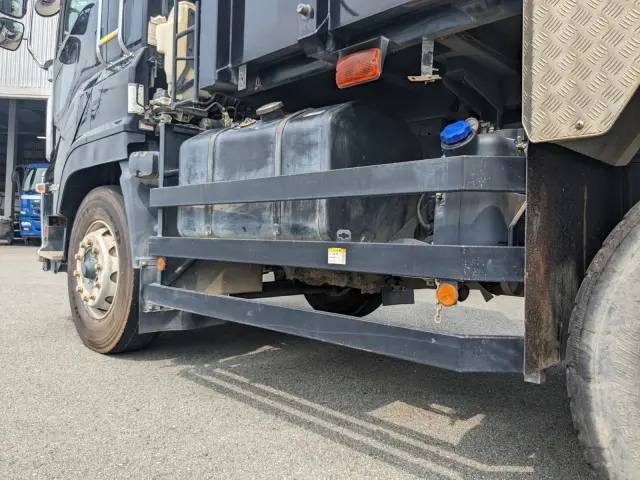 いすゞ ギガ 2PG-CXZ77CT(6x4)の写真11