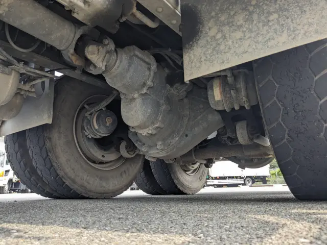 いすゞ ギガ 2PG-CXZ77CT(6x4)の写真12