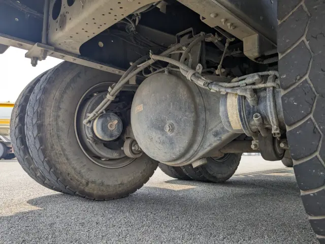 いすゞ ギガ 2PG-CXZ77CT(6x4)の写真13