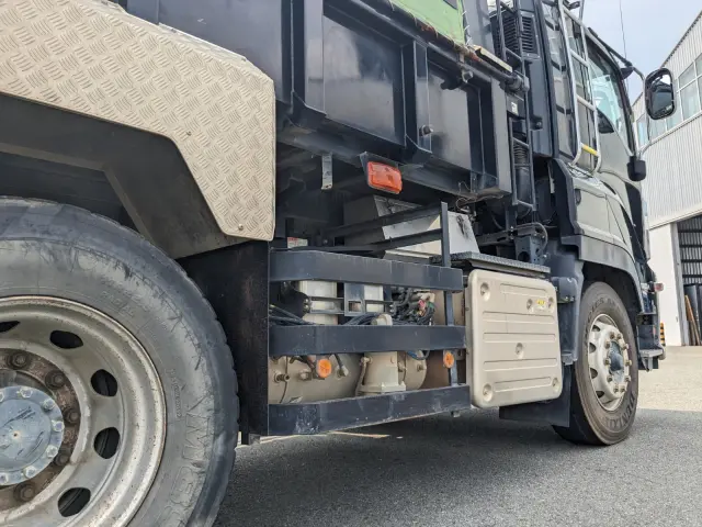 いすゞ ギガ 2PG-CXZ77CT(6x4)の写真14