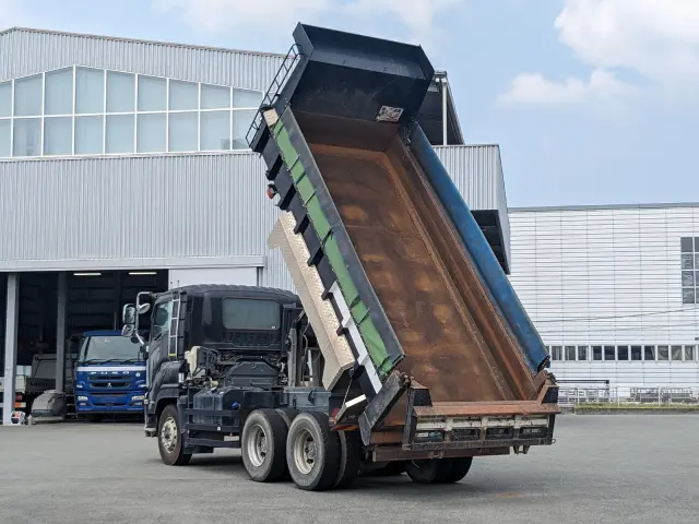 いすゞ ギガ 2PG-CXZ77CT(6x4)の写真23