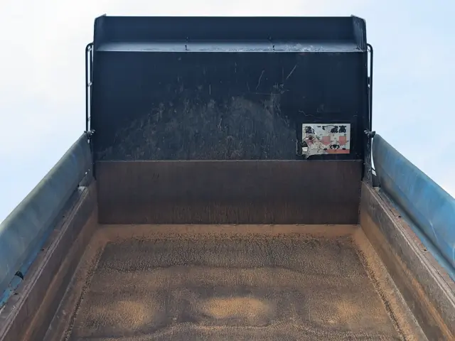 いすゞ ギガ 2PG-CXZ77CT(6x4)の写真24