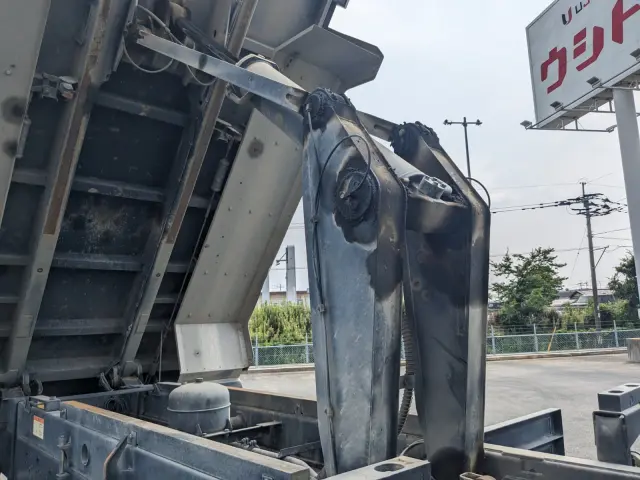 いすゞ ギガ 2PG-CXZ77CT(6x4)の写真27