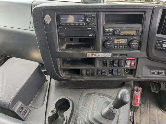 いすゞ ギガ 2PG-CXZ77CT(6x4)の写真35