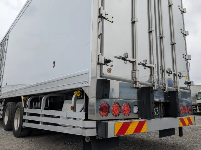 三菱 スーパーグレート 2PG-FS74HZ(8x4)の写真8