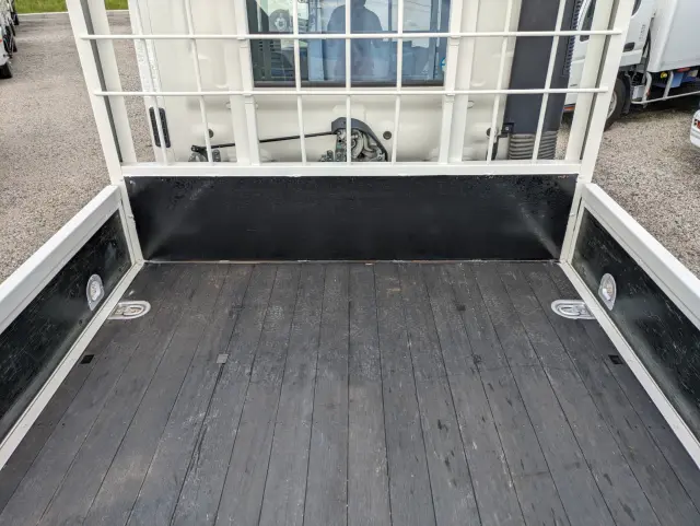 日野 レンジャー 2KG-FD2ABA(2WD)の写真12