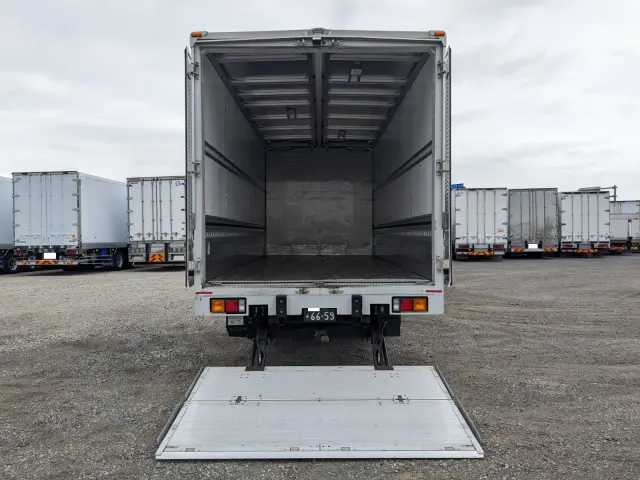 三菱 ファイター 2KG-FK65F(2WD)の写真10