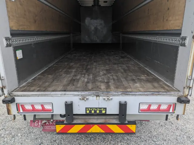 いすゞ ギガ 2PG-CYJ77C(8x4)の写真13