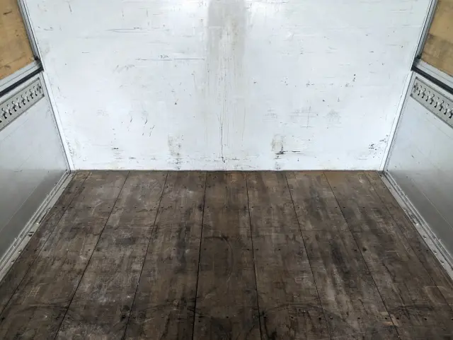 いすゞ ギガ 2PG-CYJ77C(8x4)の写真14