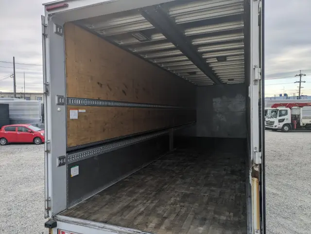 いすゞ ギガ 2PG-CYJ77C(8x4)の写真19