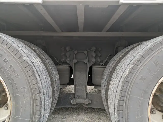 いすゞ ギガ 2PG-CYJ77C(8x4)の写真24