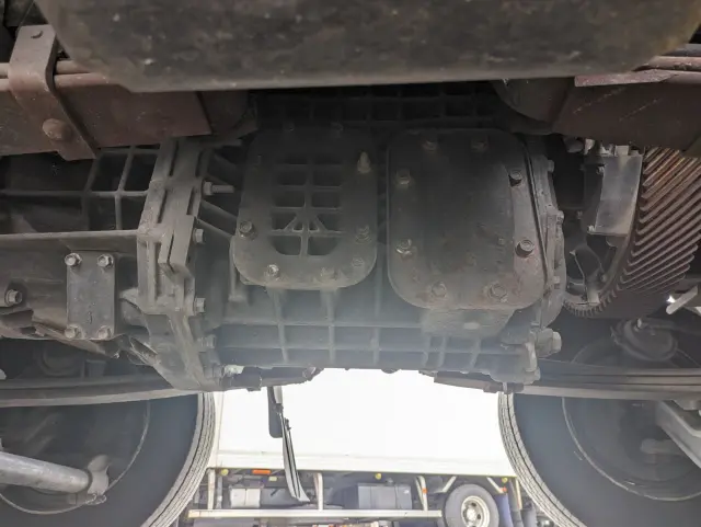 いすゞ ギガ 2PG-CYJ77C(8x4)の写真27